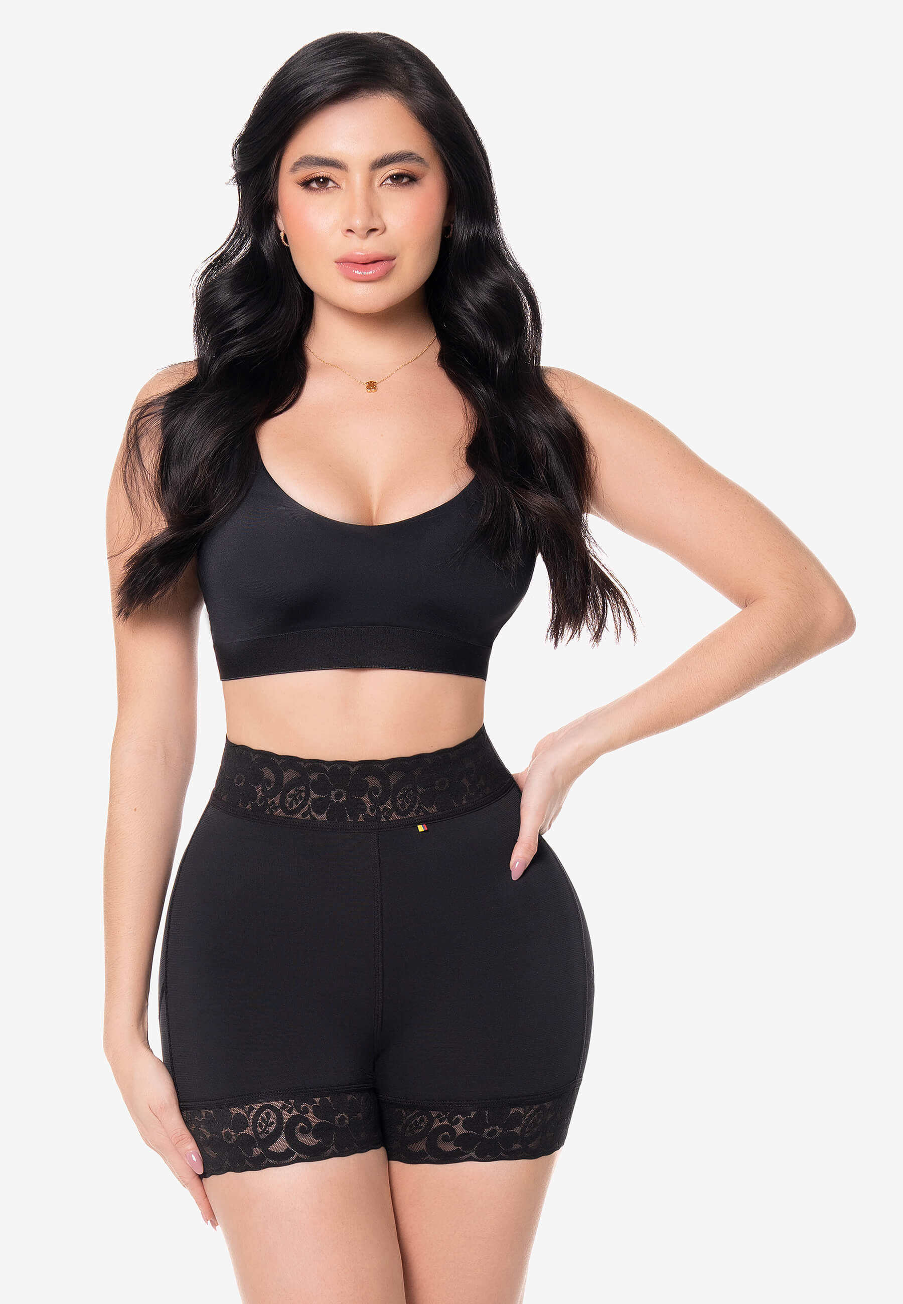 Curvia Short Vera cachetero costillero con realce Negro